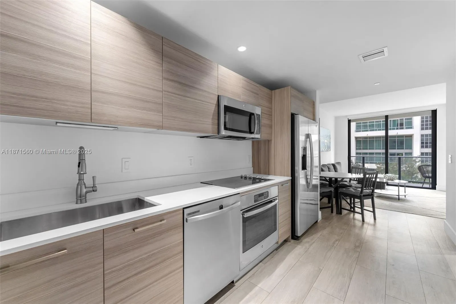 1 bedroom 1 bath for sale at 121 NE 34th St # L301, Miami FL 33137