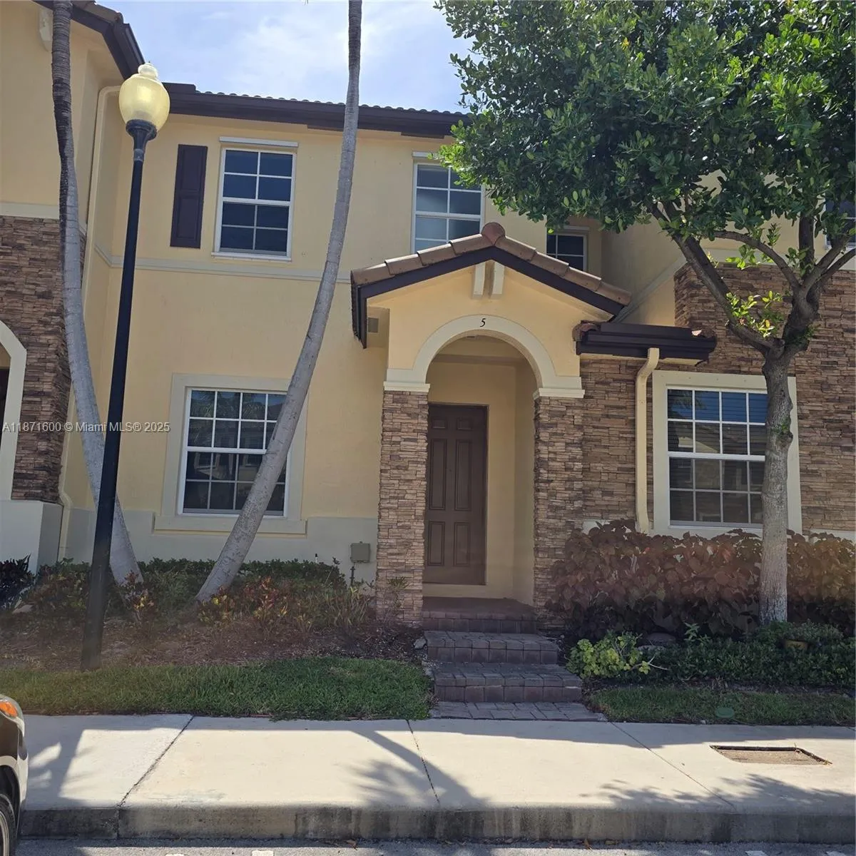 2 bedroom 2 bath for sale at 9031 SW 227th St # 5, Cutler Bay FL 33190