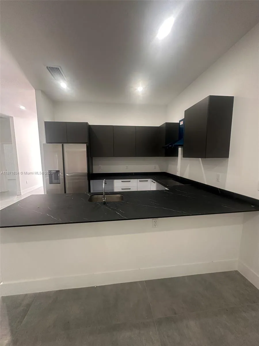 2423 NW 23rd Ln, Fort Lauderdale FL 33311
