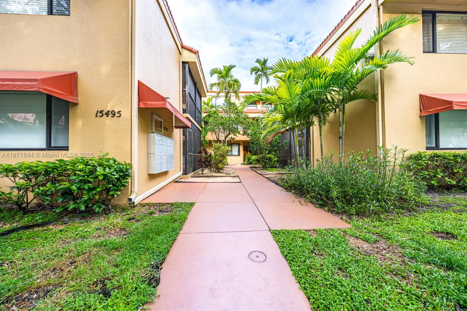 15495 N Miami Lakeway N # 4, Miami Lakes FL 33014