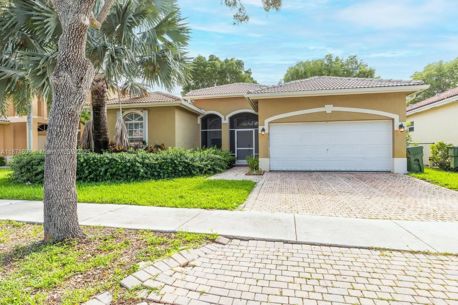 4 bedroom 3 bath for sale at 1921 SE 16 Ave, Homestead FL 33035