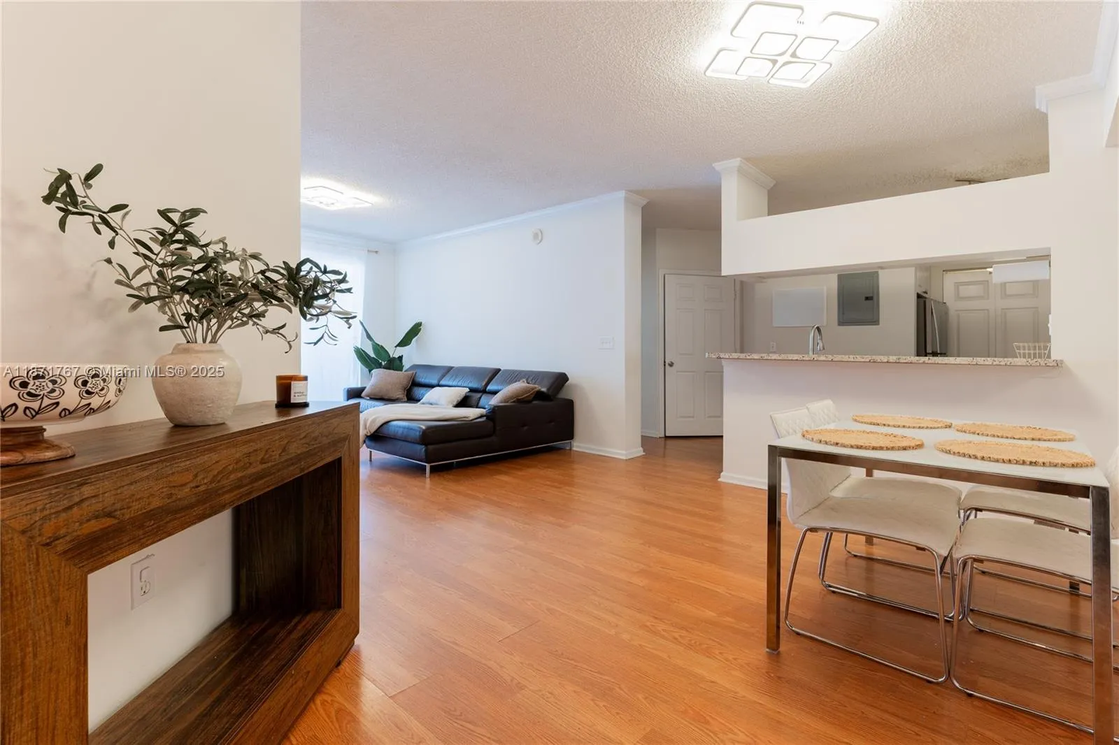 2 bedroom 2 bath for sale at 17100 N Bay Rd, Sunny Isles Beach FL 33160