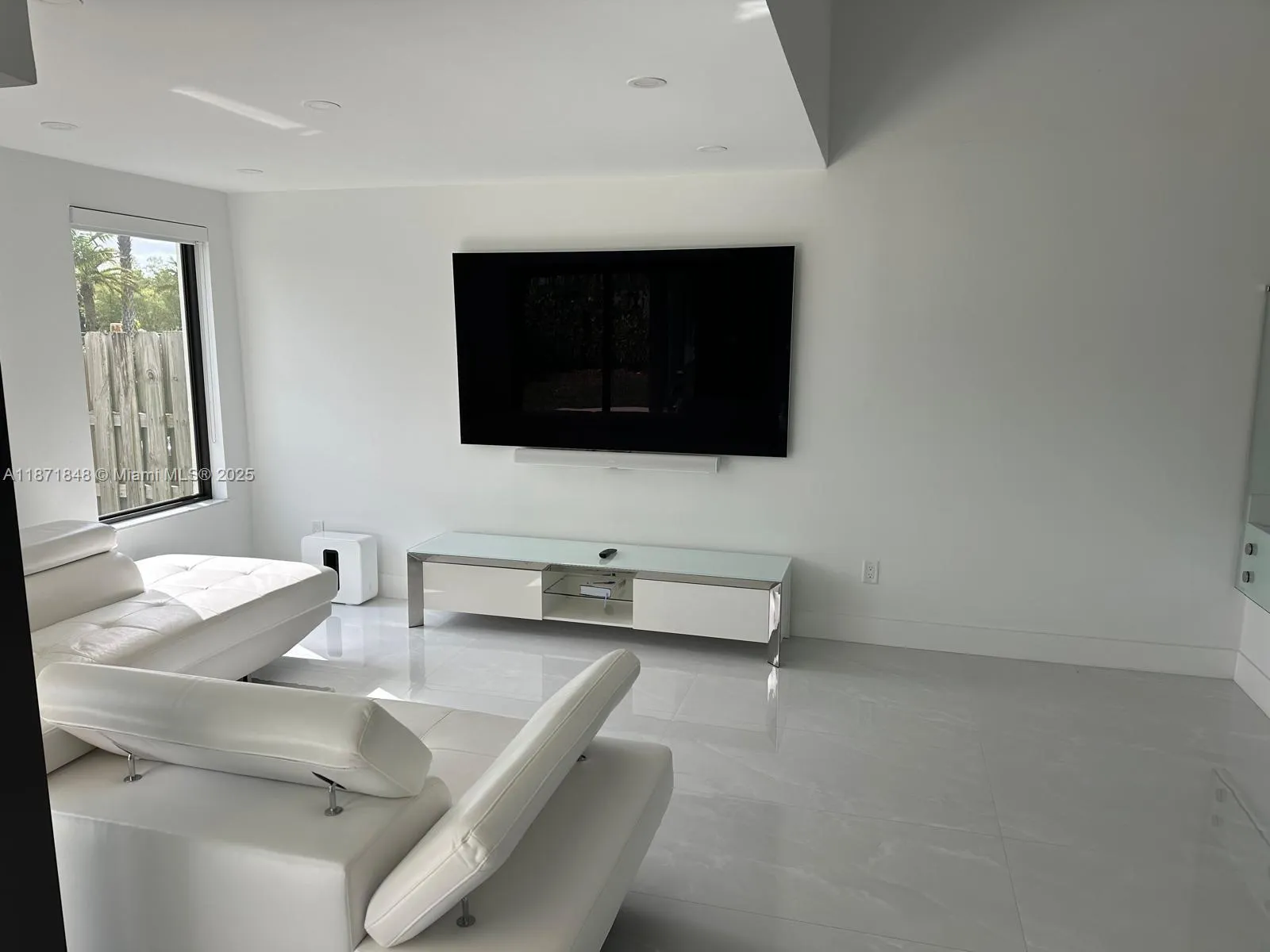 6711 SW 127th Pl, Miami FL 33183