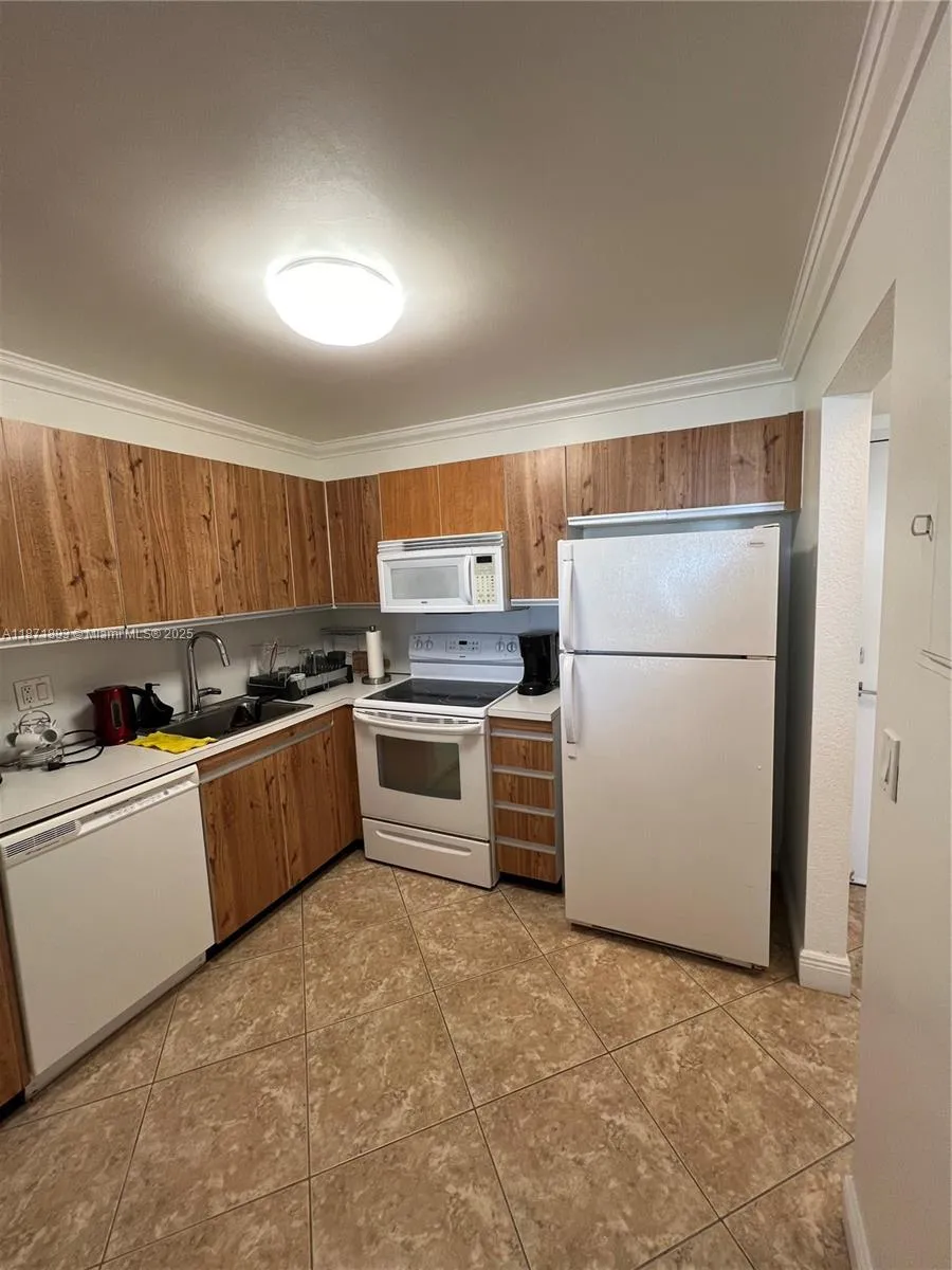 2301 S Ocean Dr # 506, Hollywood FL 33019
