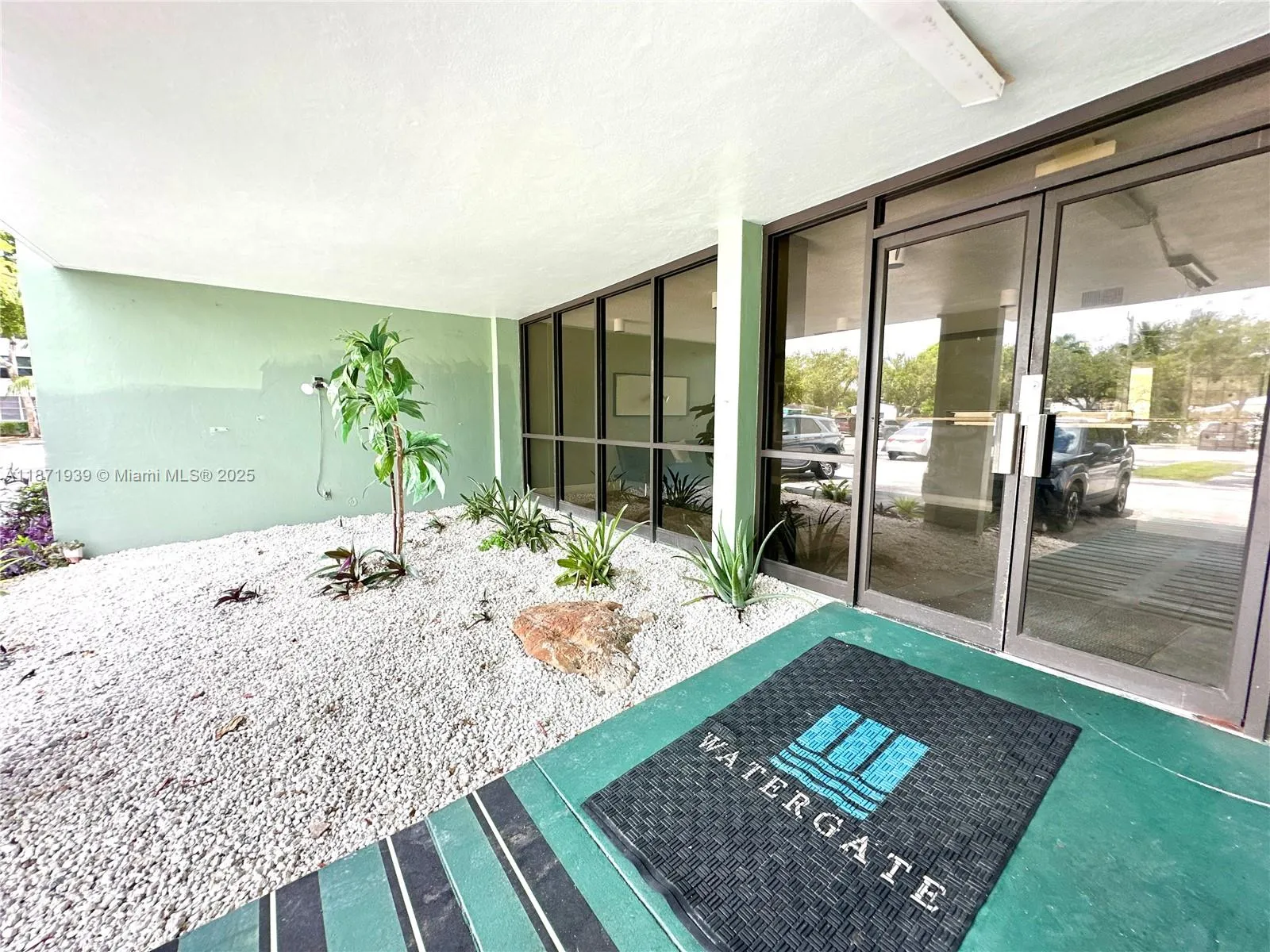 2771 Taft St # 302, Hollywood FL 33020