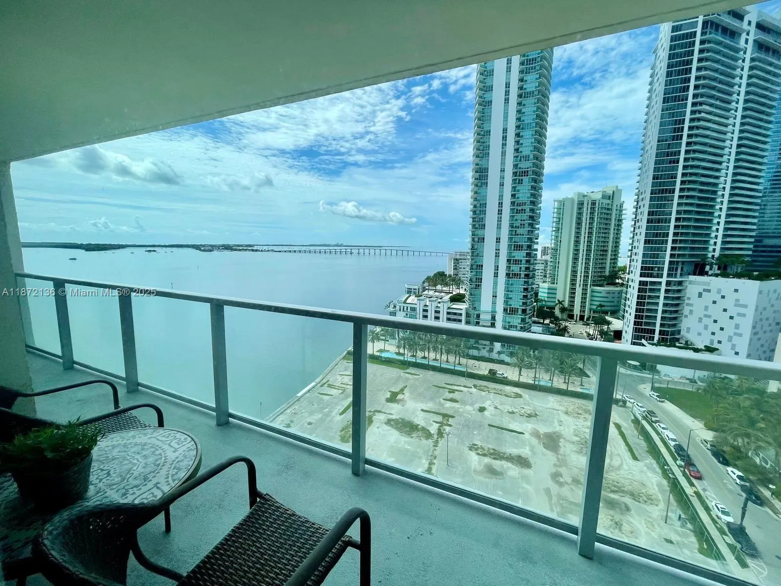 1 bedroom 1 bath for sale at 1155 Brickell Bay Dr # 1805, Miami FL 33131