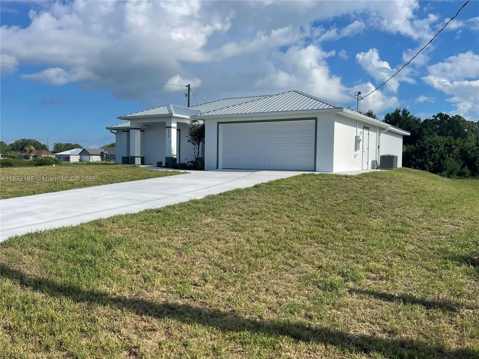 8050 Salem Circle, La Belle FL 33935