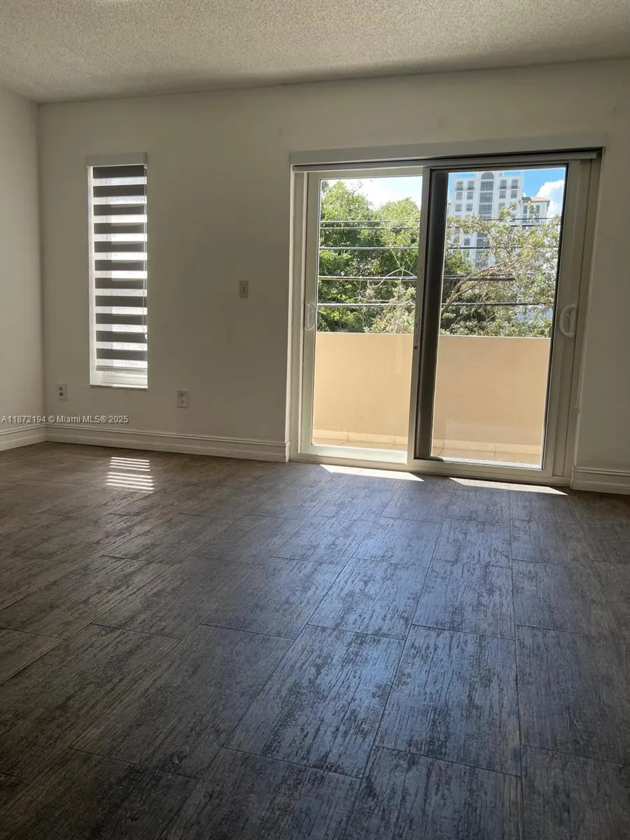 2 bedroom 1 bath for rent at 50 Antilla Ave # 4, Coral Gables FL 33134