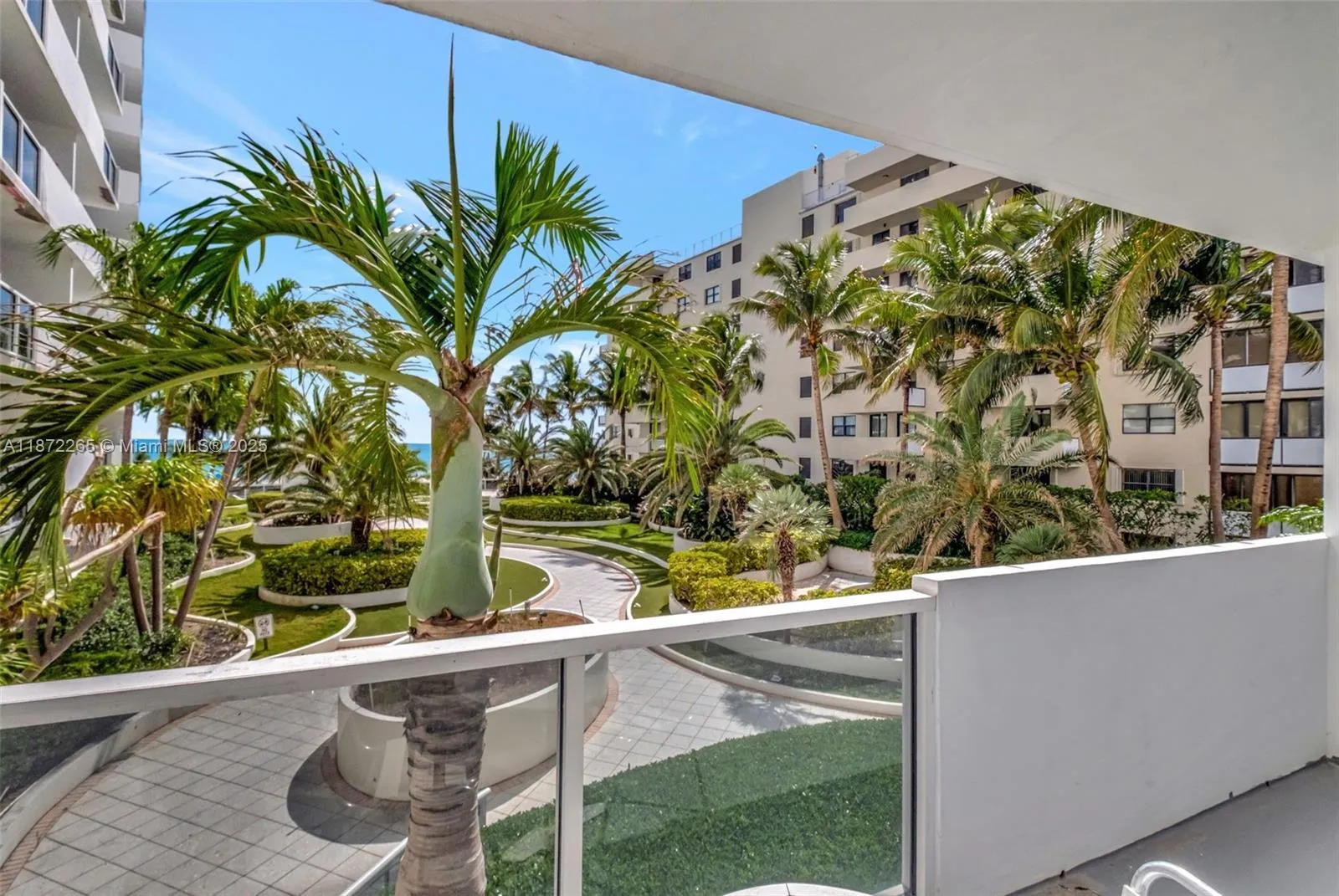 1 bath for sale at 100 Lincoln Rd # 417, Miami Beach FL 33139