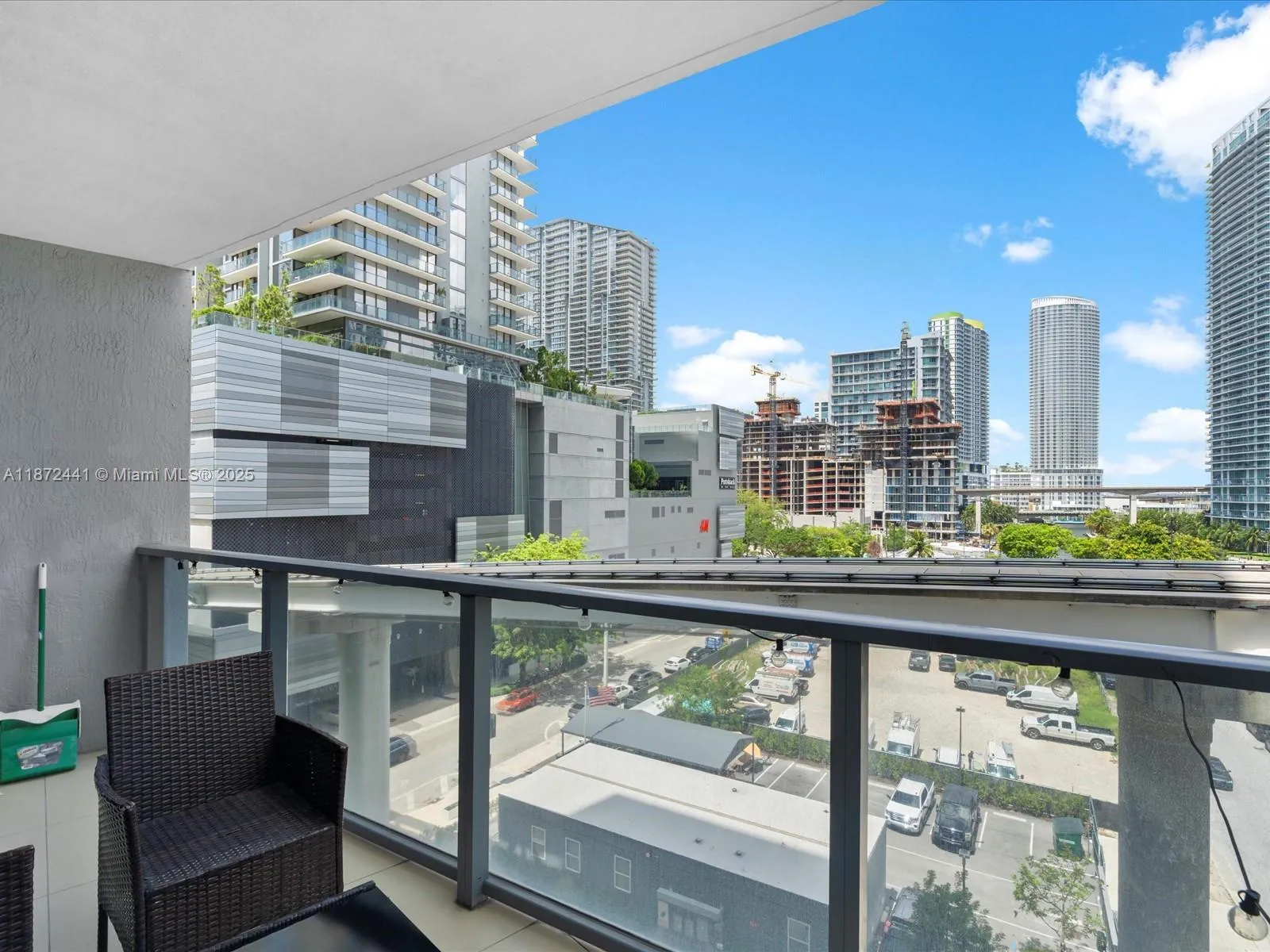 2 bedroom 2 bath for sale at 31 SE 6th St # 802, Miami FL 33131