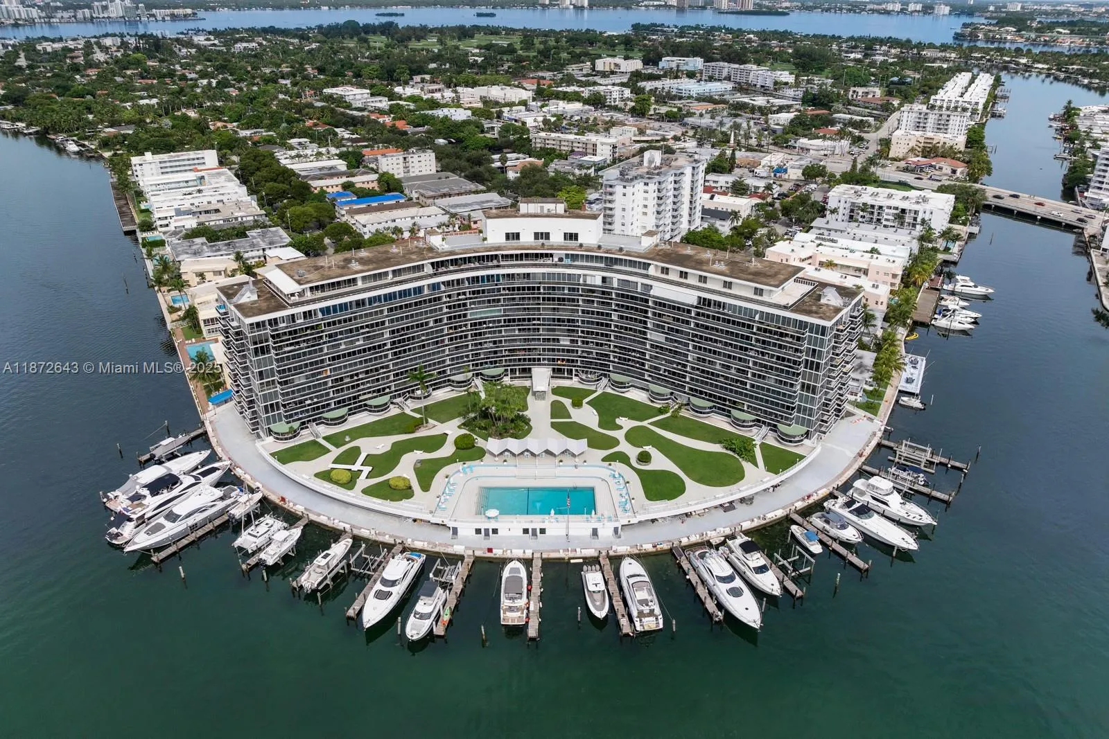 900 Bay Dr, Miami Beach FL 33141