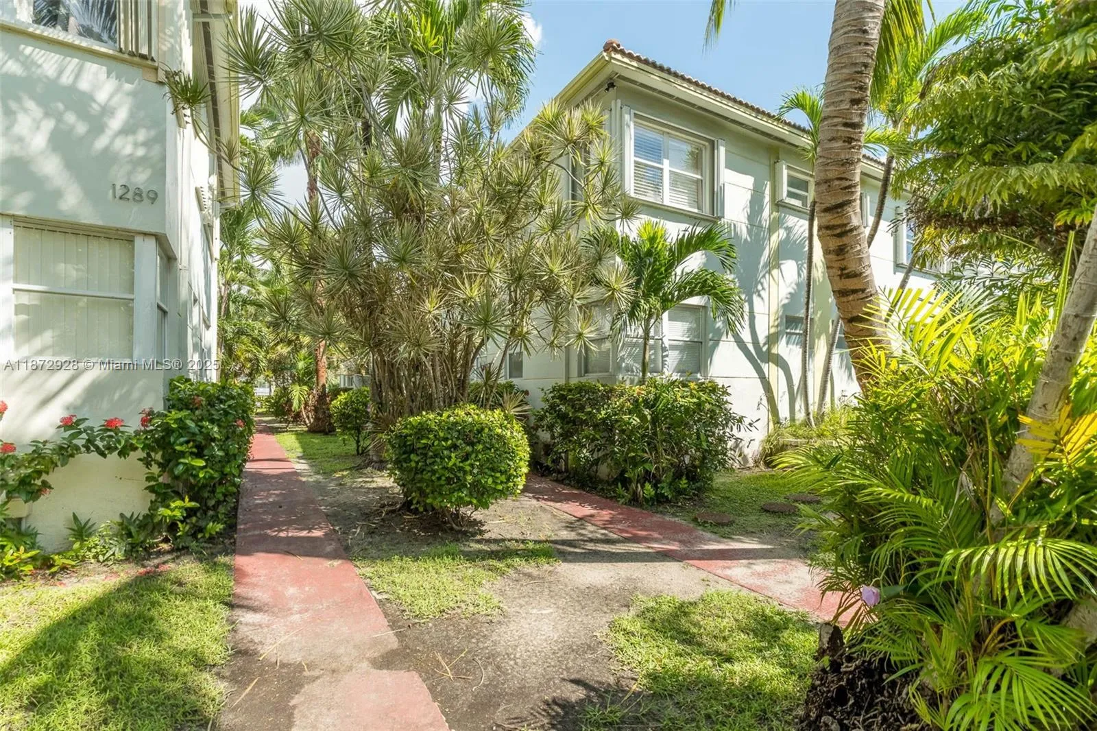 3 bedroom 2 bath for sale at 1275 Marseille Dr # 35, Miami Beach FL 33141
