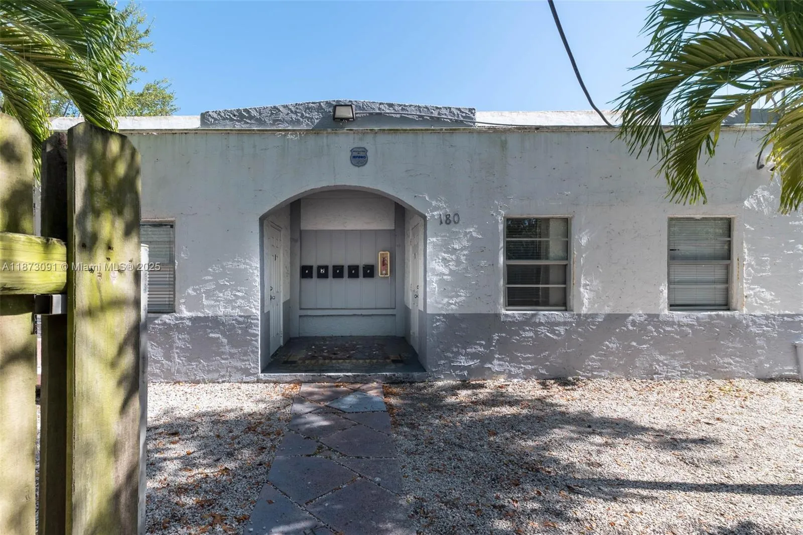 180 NW 59th St, Miami FL 33127