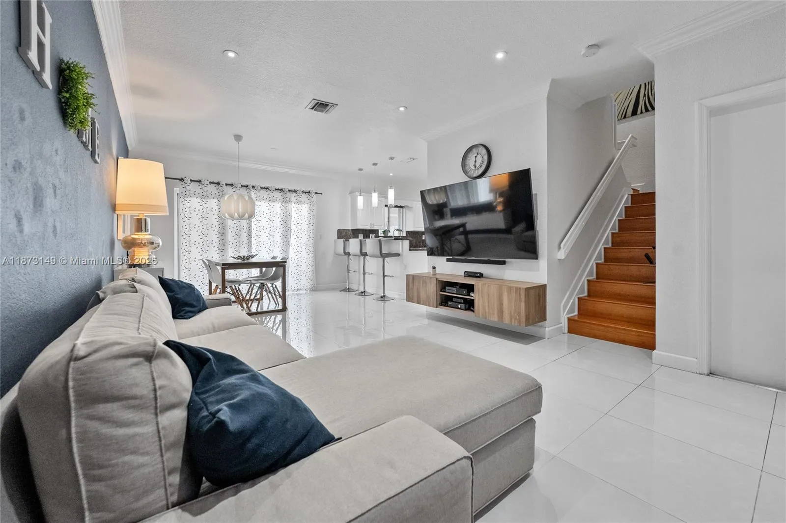 3 bedroom 2 bath for sale at 21474 SW 85th Path, Cutler Bay FL 33189
