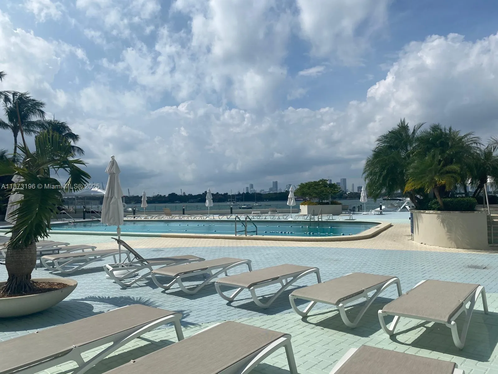 1200 West Ave # 1422, Miami Beach FL 33139