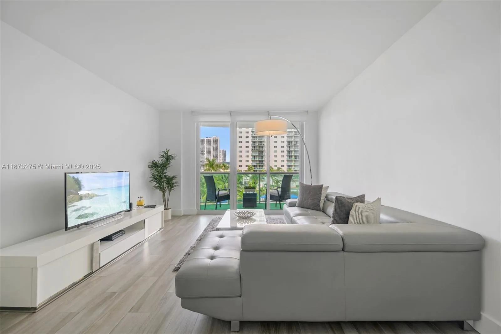 19370 Collins Ave # 402, Sunny Isles Beach FL 33160