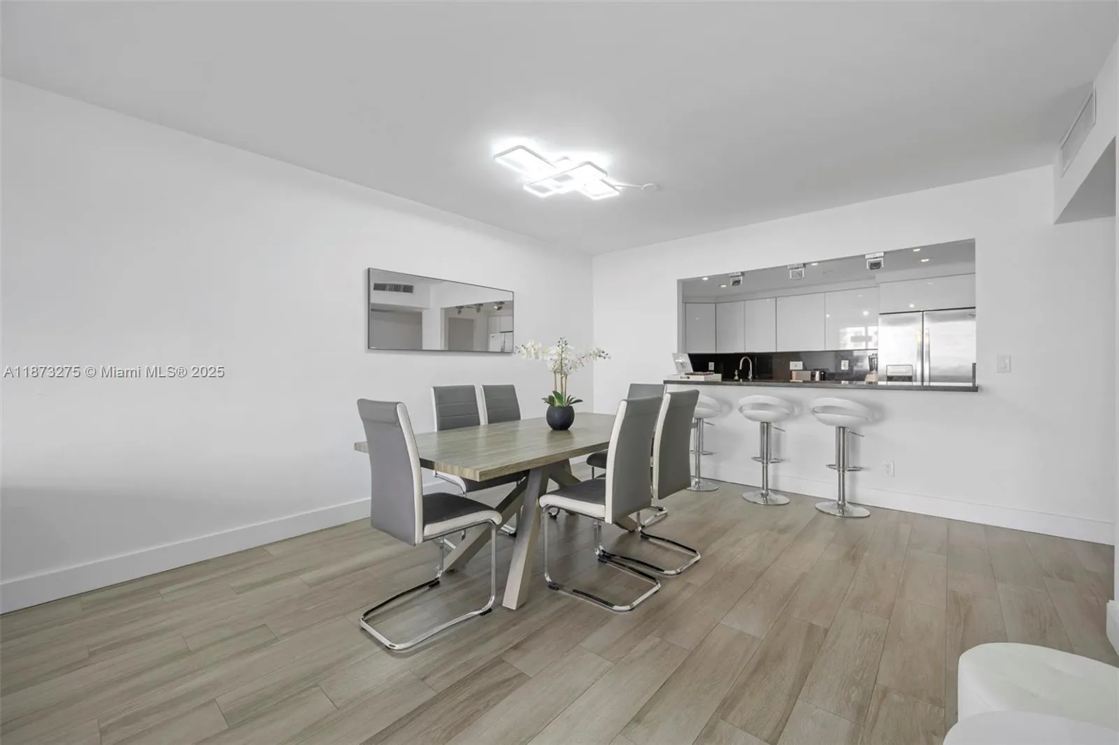 19370 Collins Ave # 402, Sunny Isles Beach FL 33160