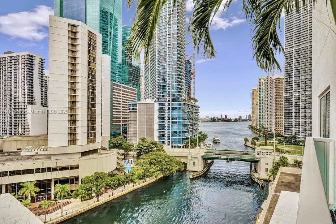 31 SE 5th St # 502, Miami FL 33131