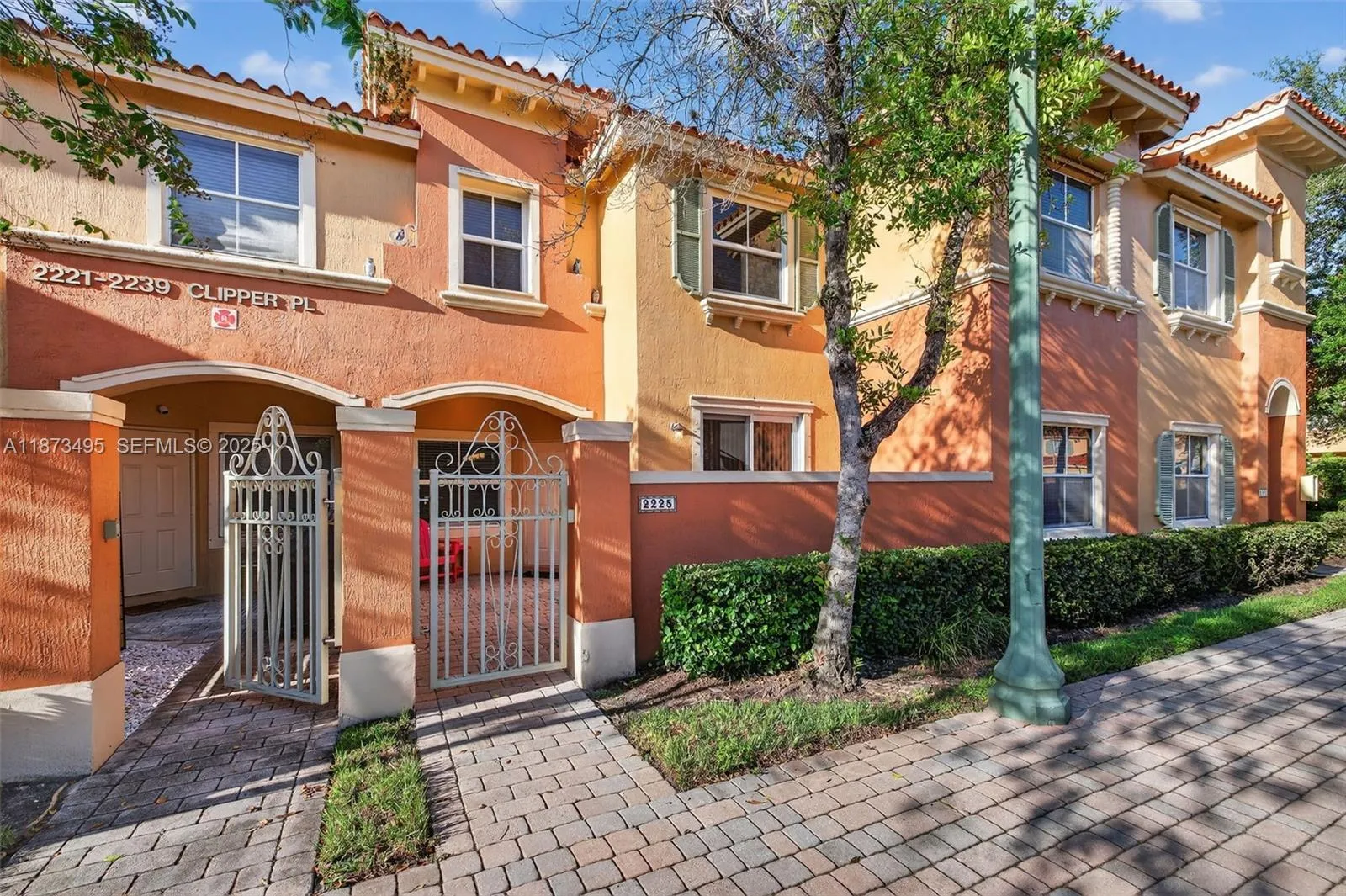 2225 Clipper Pl, Fort Lauderdale FL 33312