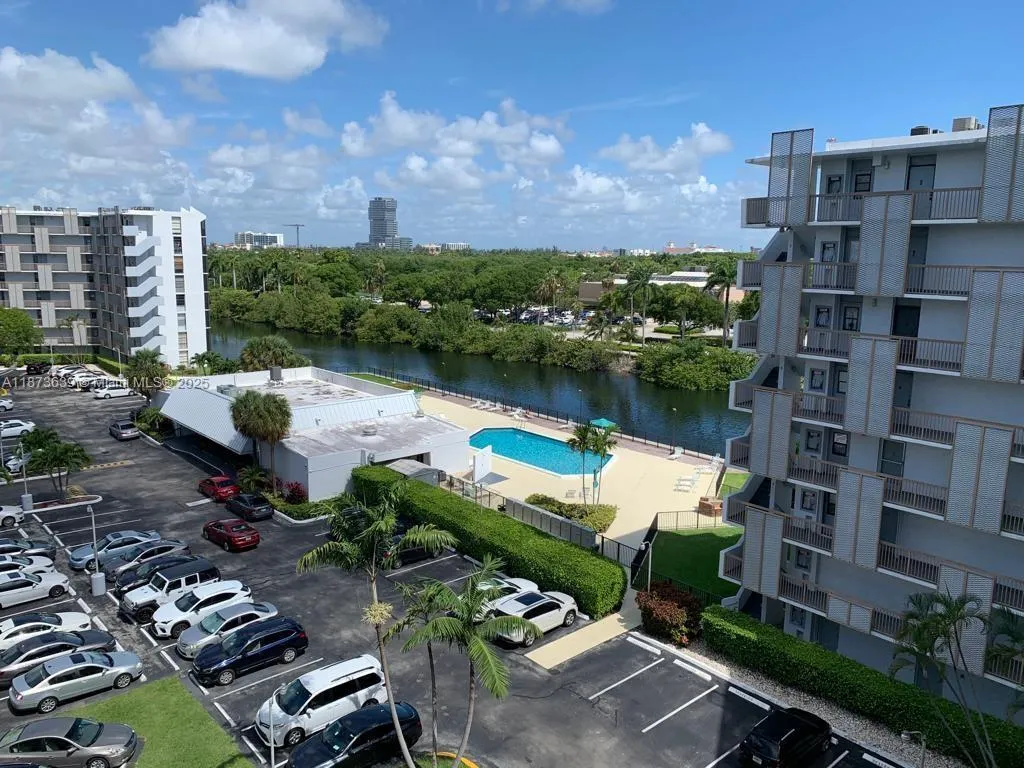 3475 N Country Club Dr # 116, Aventura FL 33180