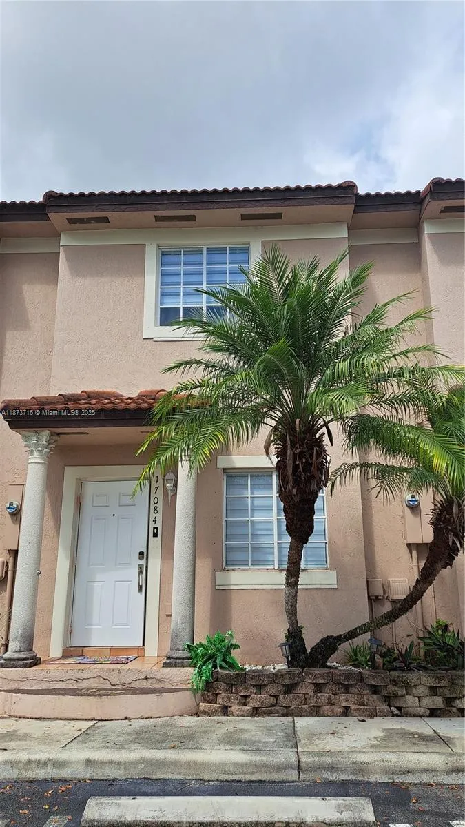 2 bedroom 2 bath for sale at 17084 SW 138th CT, Miami FL 33177