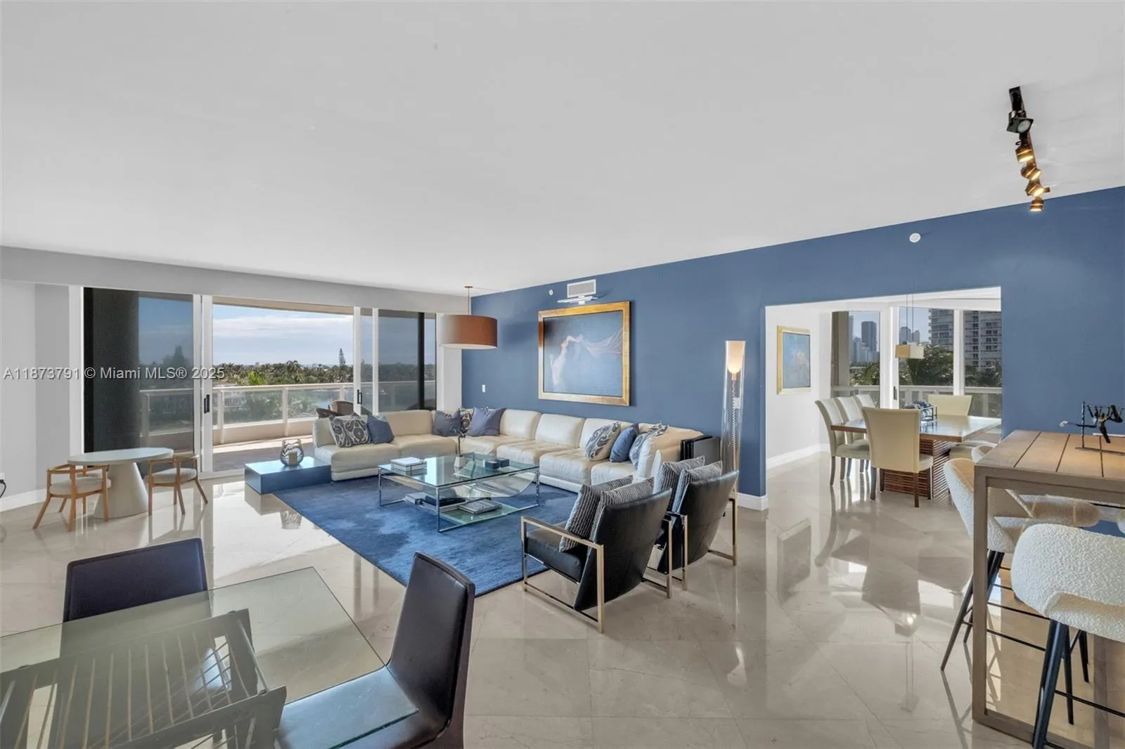 3 bedroom 3 bath for sale at 21050 Point Pl # 605, Aventura FL 33180