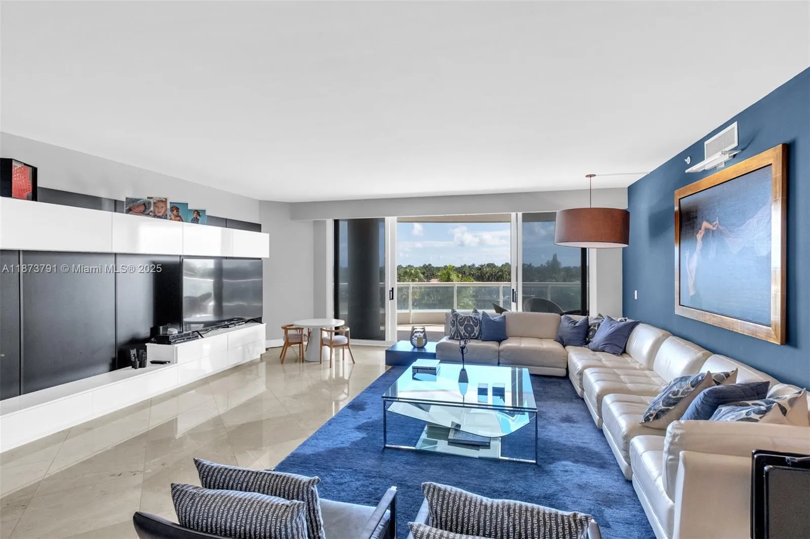 21050 Point Pl # 605, Aventura FL 33180