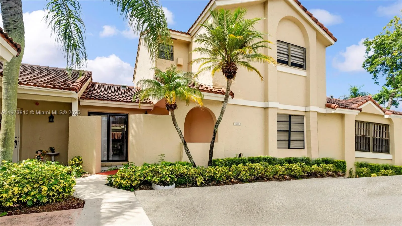 3 bedroom 2 bath for sale at 6460 NW 170th Ter # 0, Hialeah FL 33015