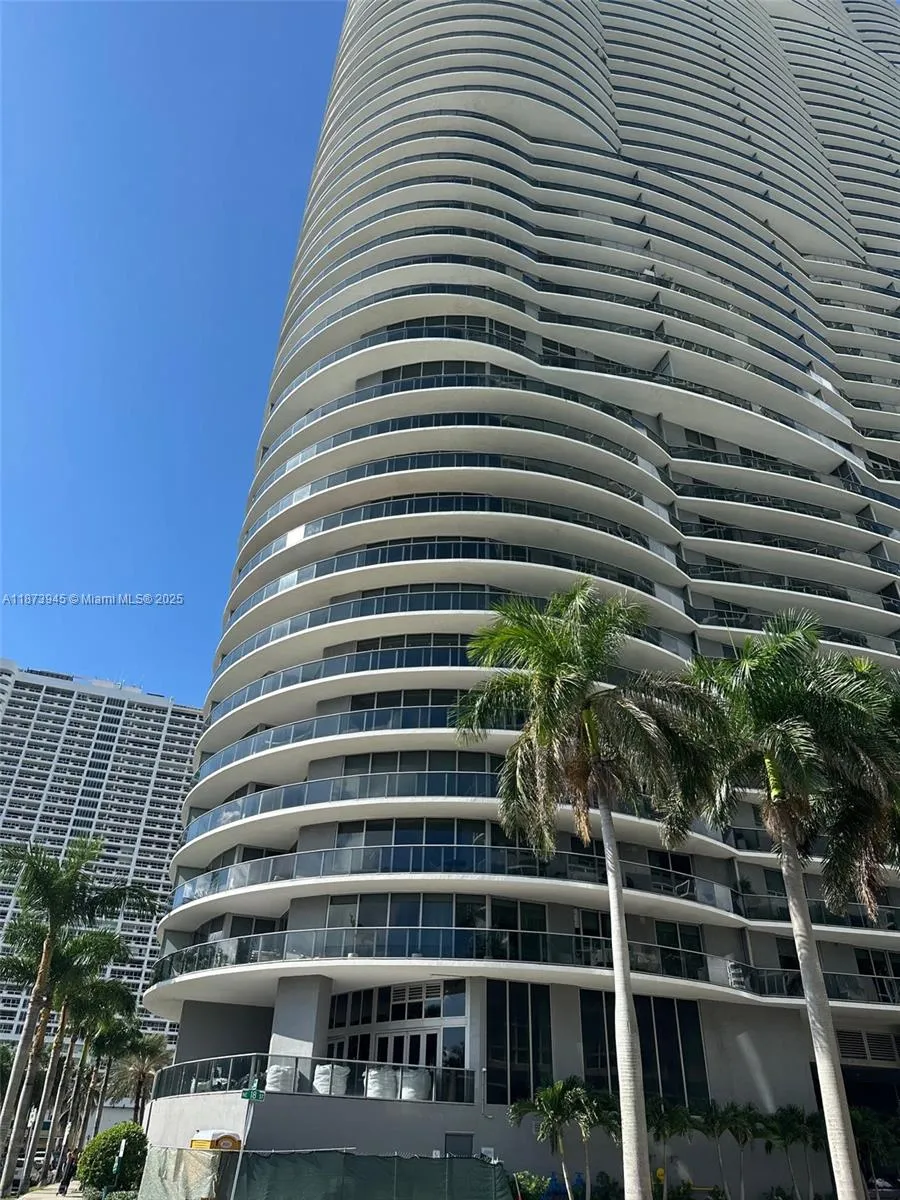 2 bedroom 3 bath for sale at 488 NE 18 # 3609, Miami FL 33132