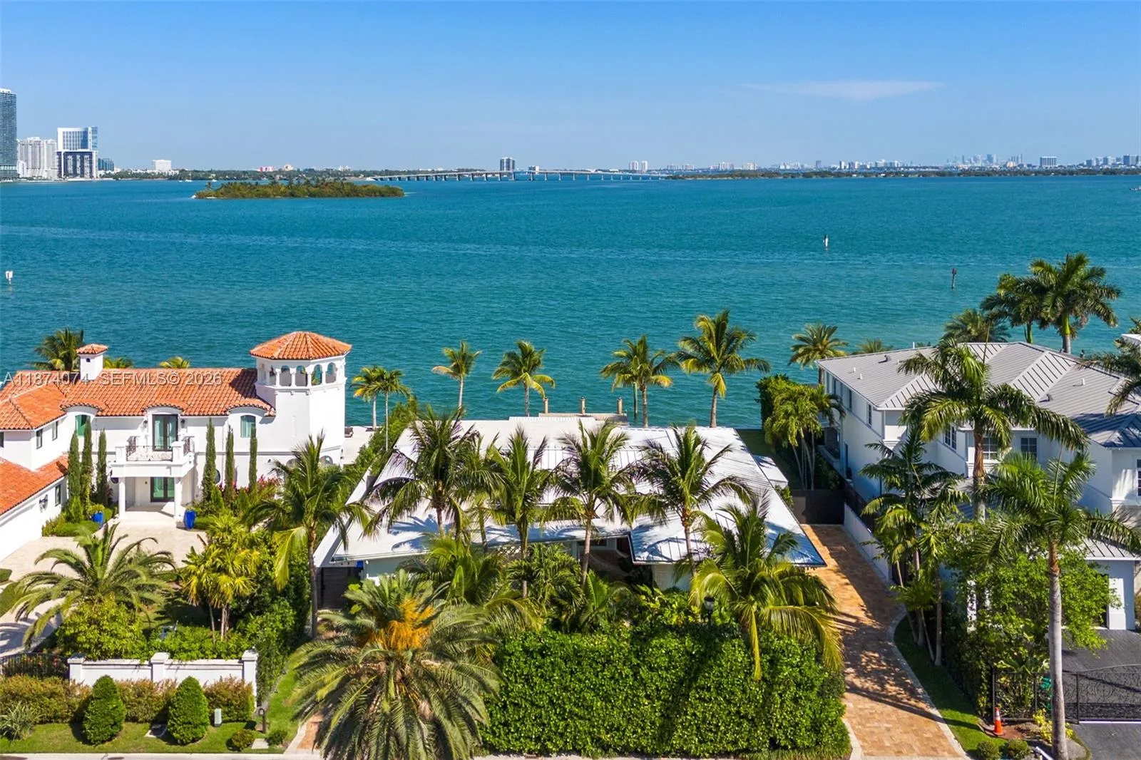 4 bedroom 4 bath for sale at 1011 N Venetian Dr, Miami FL 33139