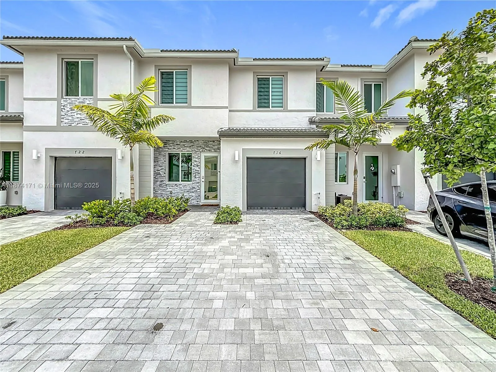 3 bedroom 2 bath for sale at 716 SE 14th St, Homestead FL 33034