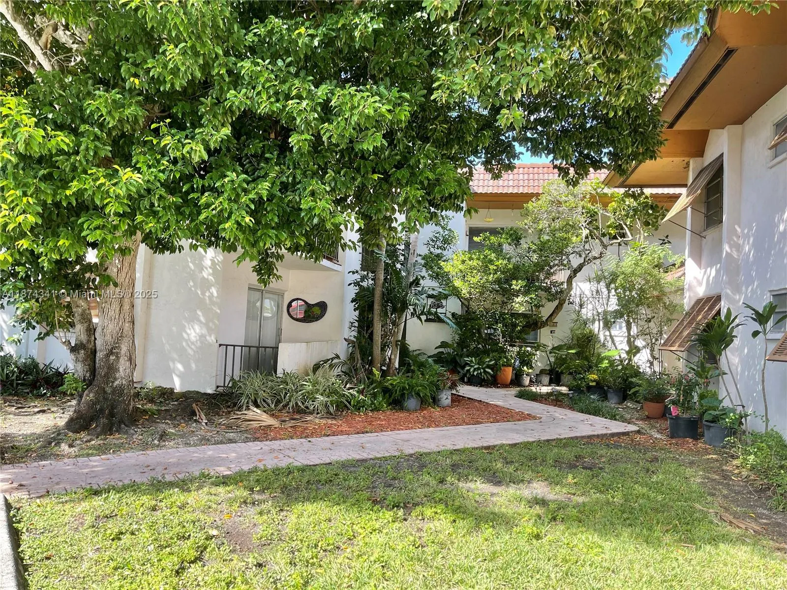 9456 SW 77th Ave # T4, Miami FL 33156