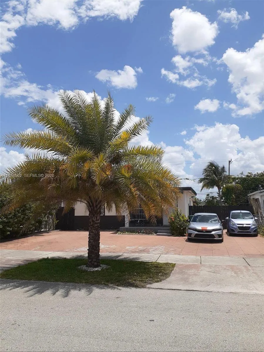 9360 SW 37th St, Miami FL 33165