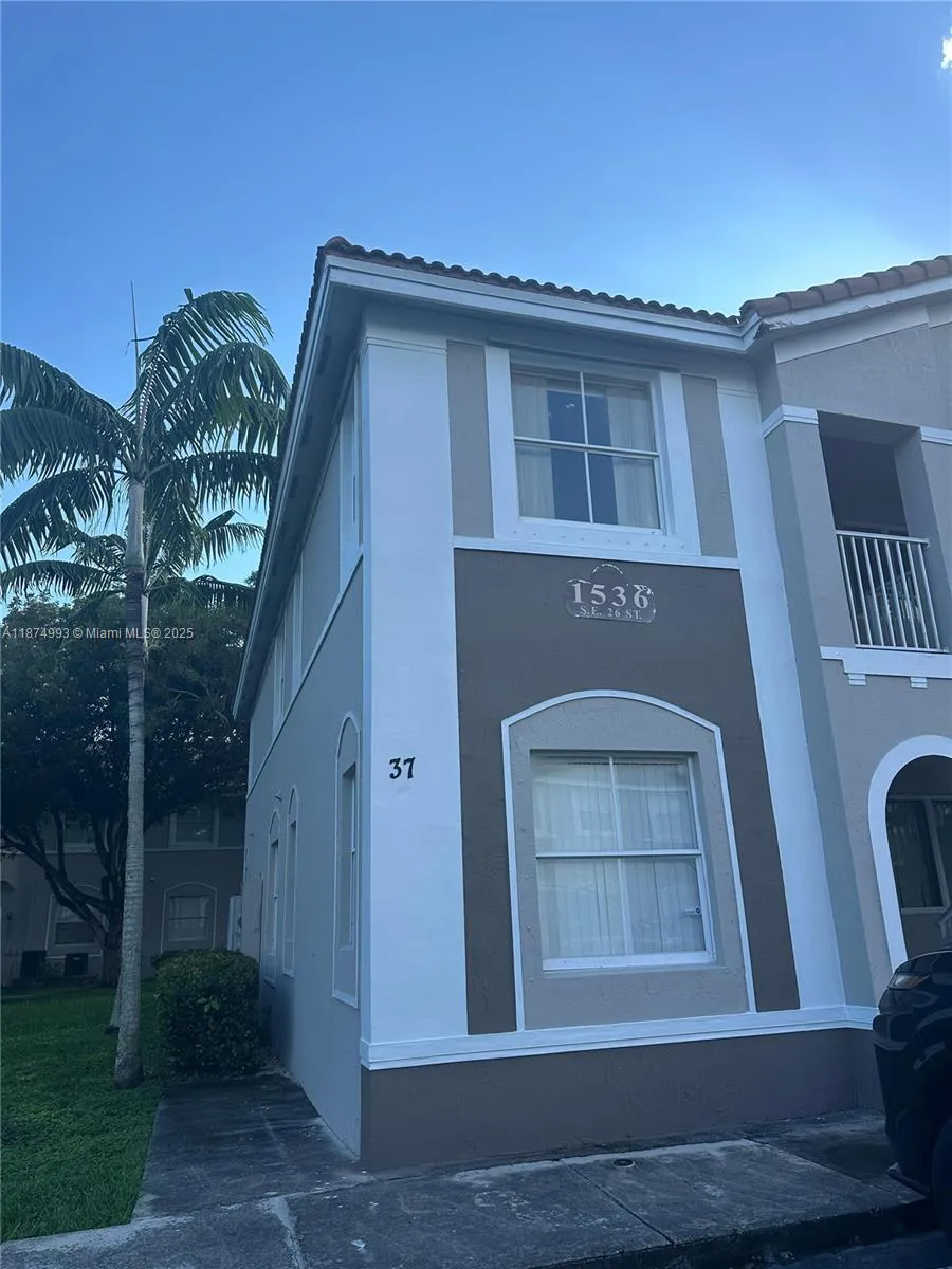 3 bedroom 2 bath for sale at 1536 SE 26th St # 205, Homestead FL 33035