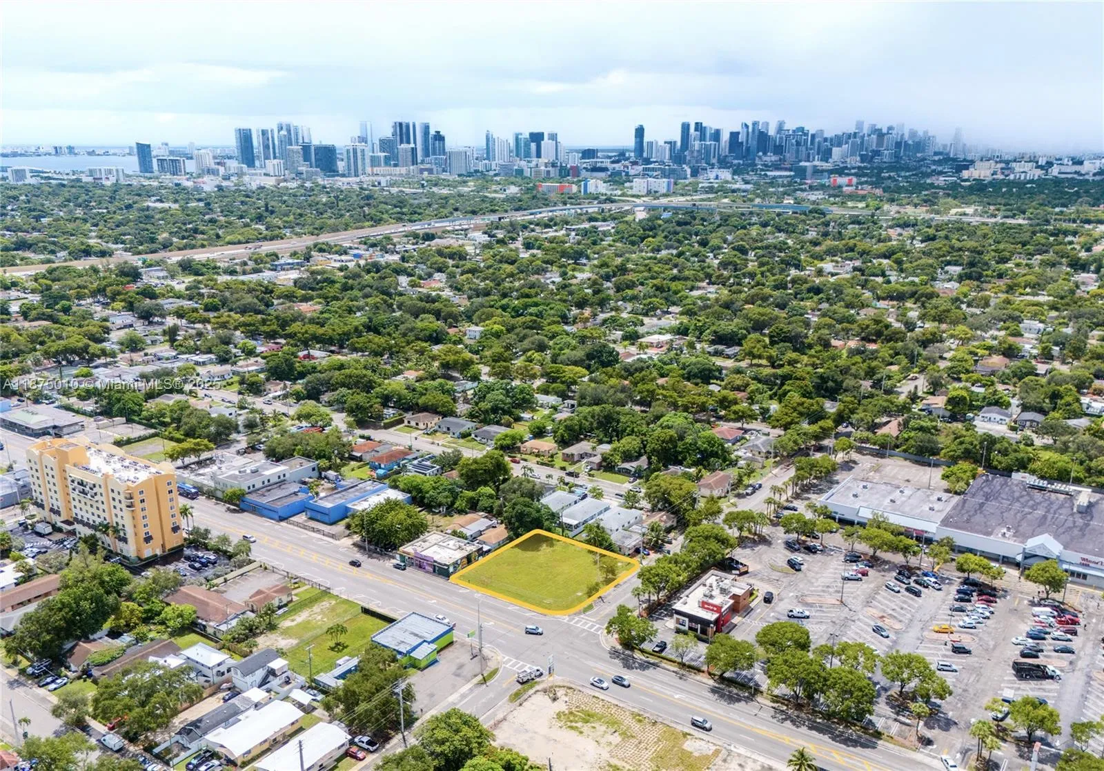 1090 NW 54th St, Miami FL 33127