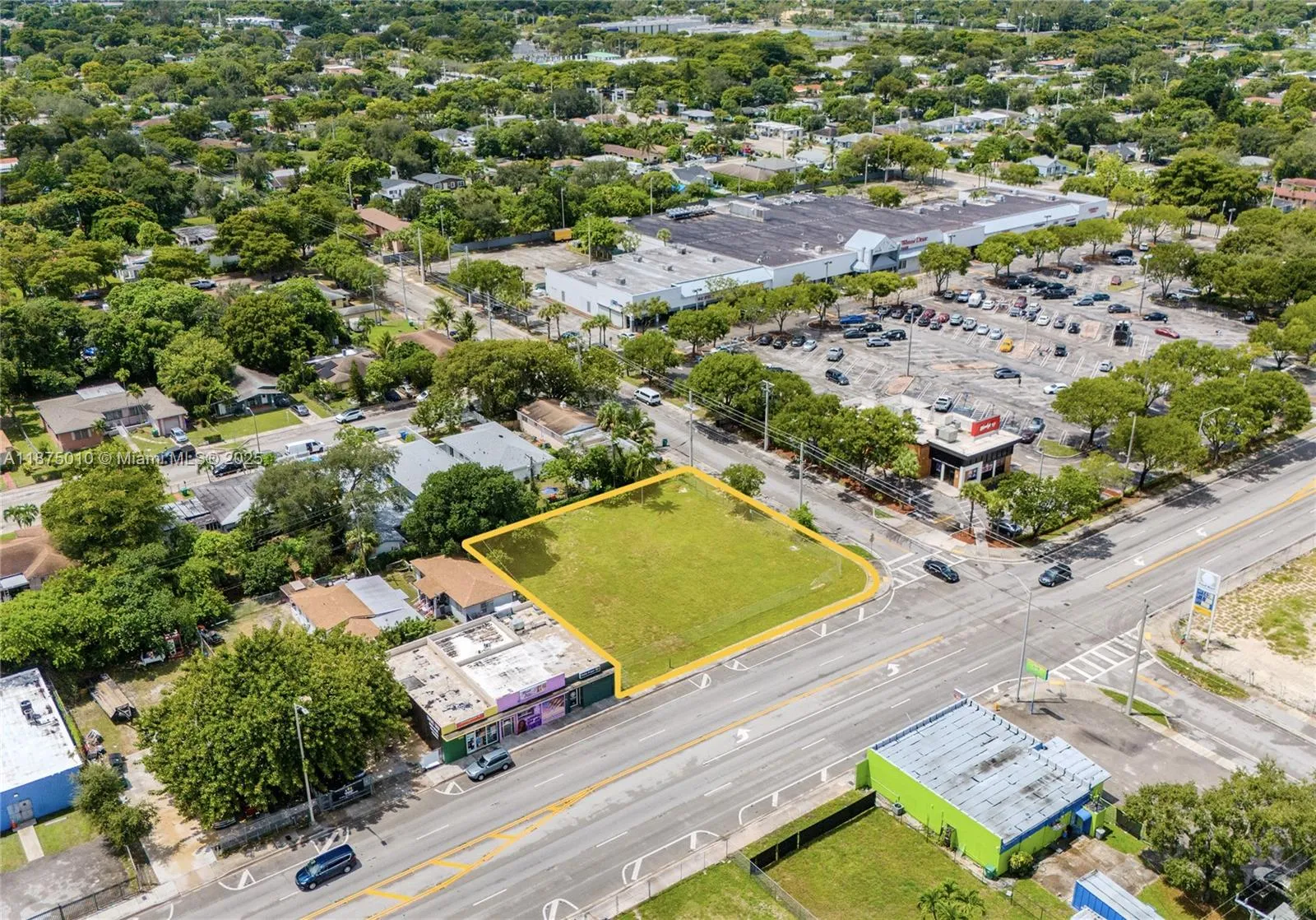 1090 NW 54th St, Miami FL 33127