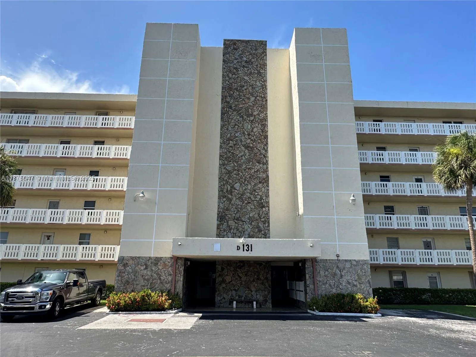 2 bedroom 2 bath for sale at 131 SE 3rd Ave # 301, Dania Beach FL 33004
