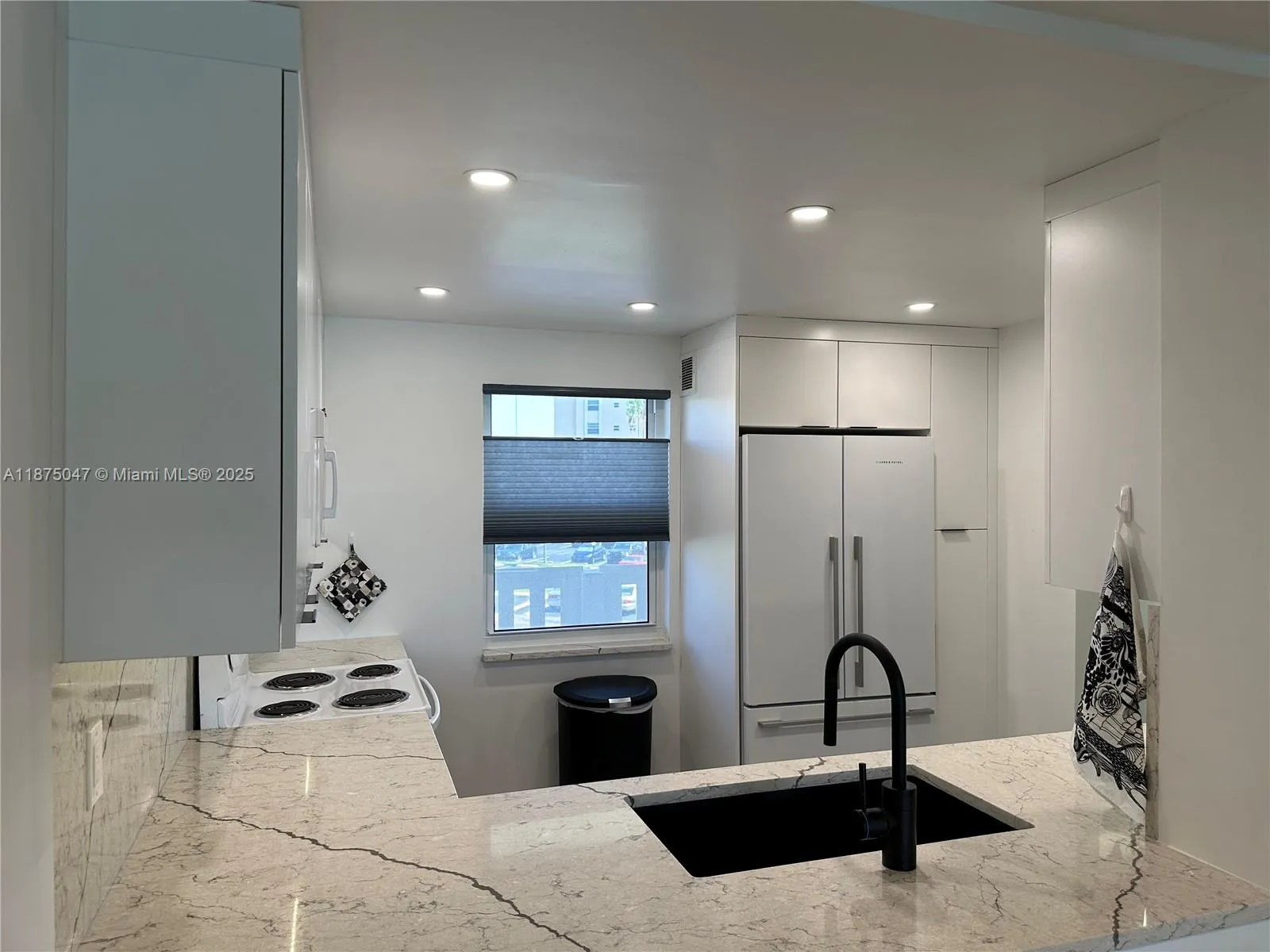 131 SE 3rd Ave # 301, Dania Beach FL 33004