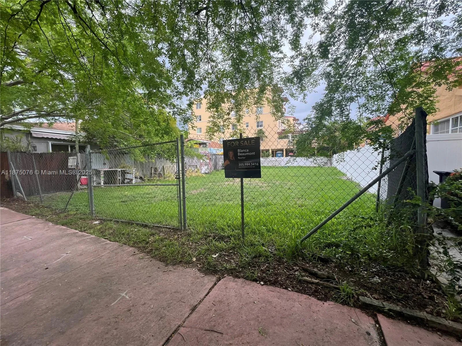 for sale at 935 2nd St, Miami Beach FL 33139