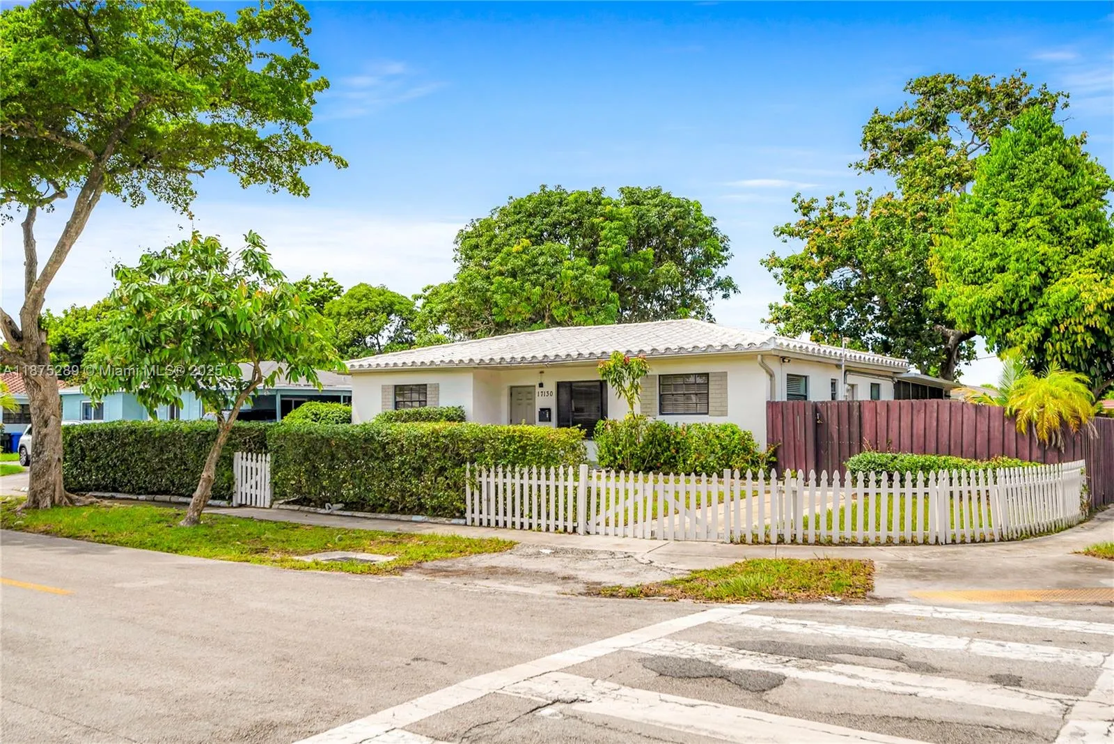 3 bedroom 2 bath for sale at 17130 NE 7th Ave, North Miami Beach FL 33162