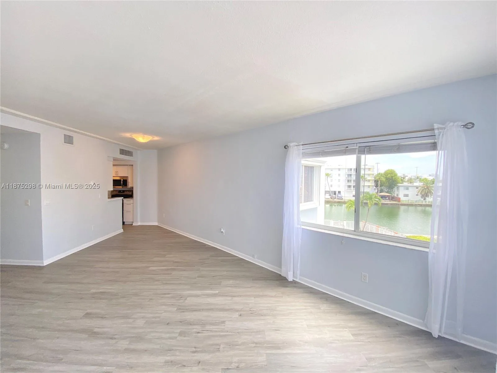 1 bedroom 1 bath for sale at 1185 Marseille Dr # 307, Miami Beach FL 33141