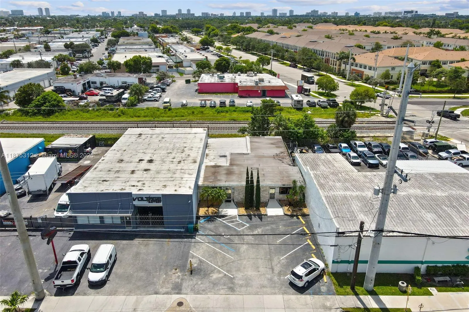 for sale at 552 S Dixie Hwy E, Pompano Beach FL 33060