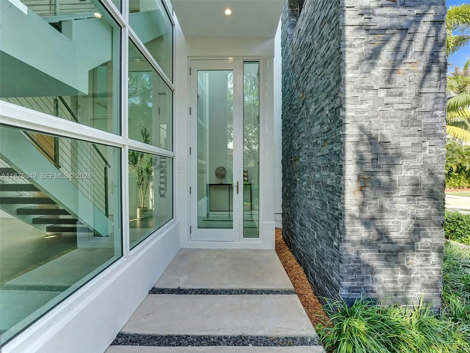 2217 NE 17th Ter, Wilton Manors FL 33305