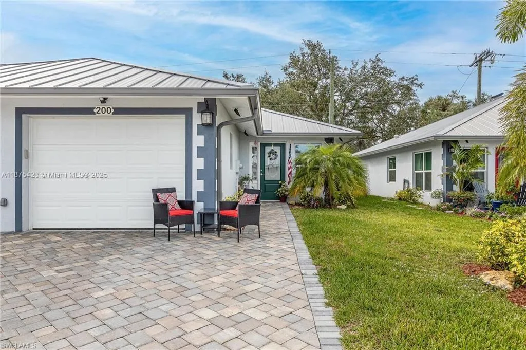 2 bedroom 2 bath Residential for sale at 200 Village Circle, La Belle FL 33935