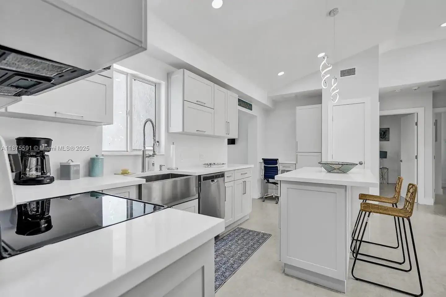 1100 NE 17th Way, Fort Lauderdale FL 33304