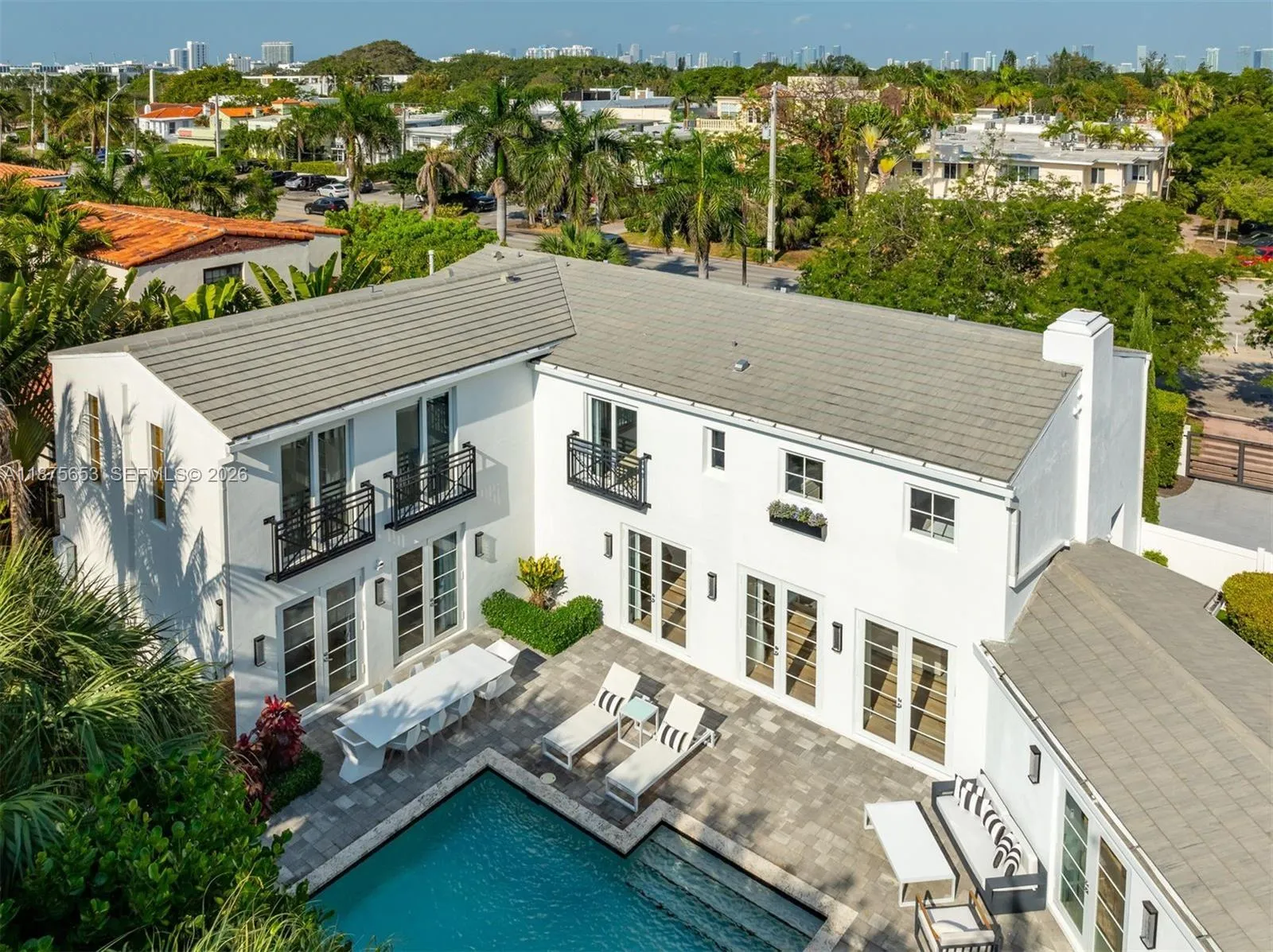 6 bedroom 6 bath for sale at 2887 Pine Tree Dr, Miami Beach FL 33140