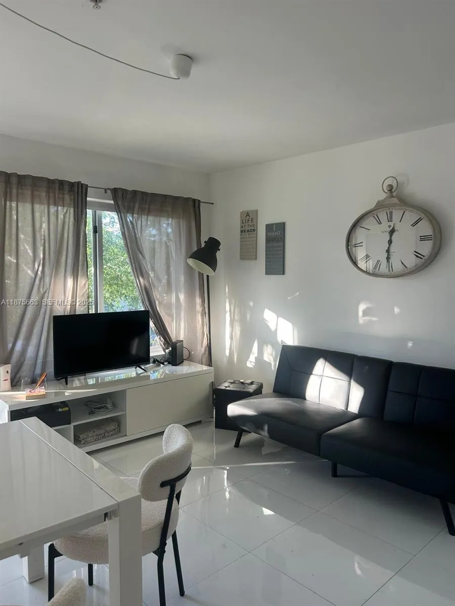 801 15th St # 202, Miami Beach FL 33139