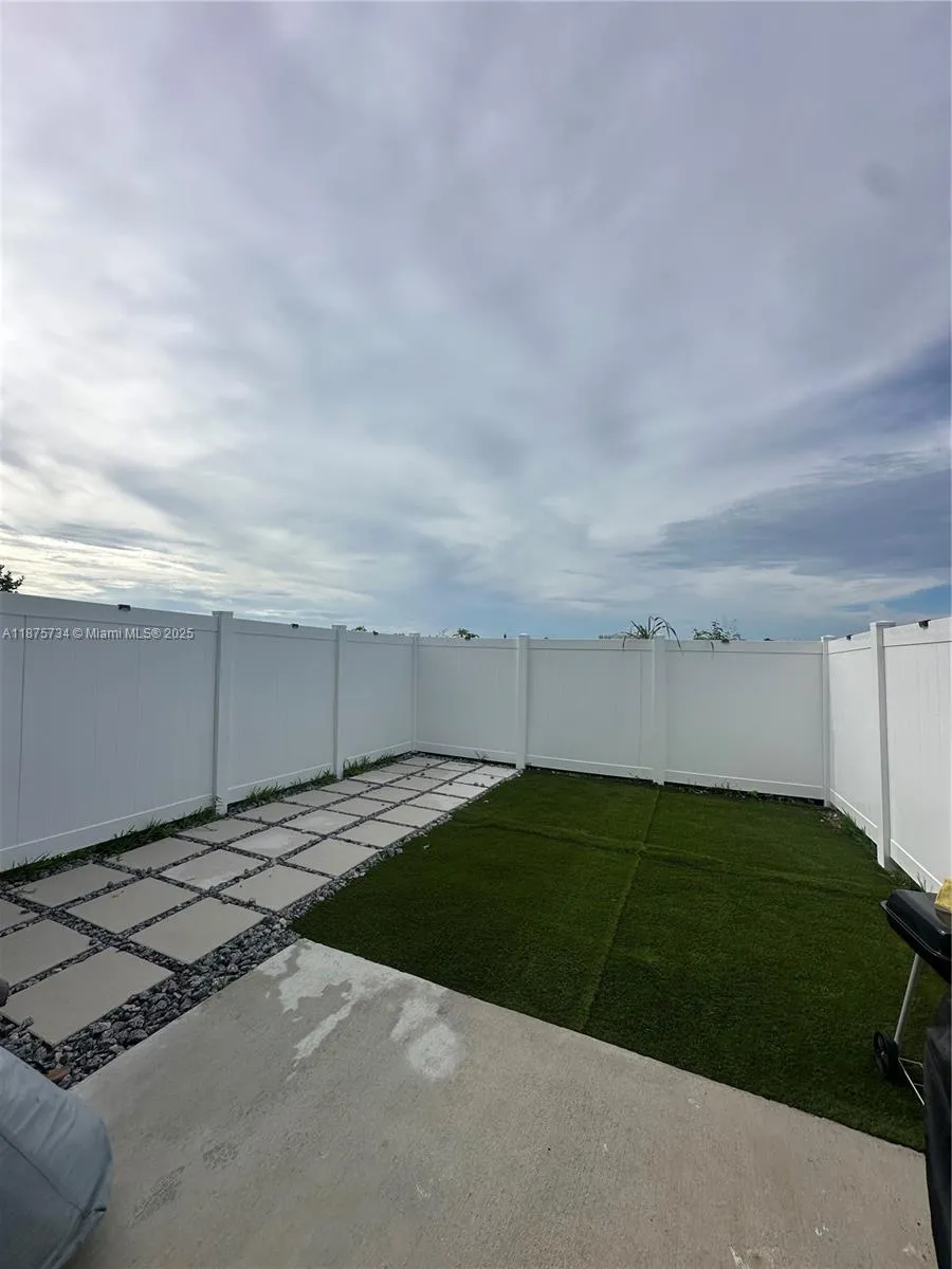 3 bedroom 3 bath for sale at 1070 nw 6th terrace 1070 nw 6th terrace, Florida City FL 33034