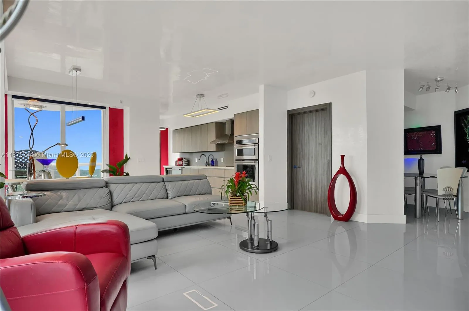 4779 Collins Ave # 1805, Miami Beach FL 33140