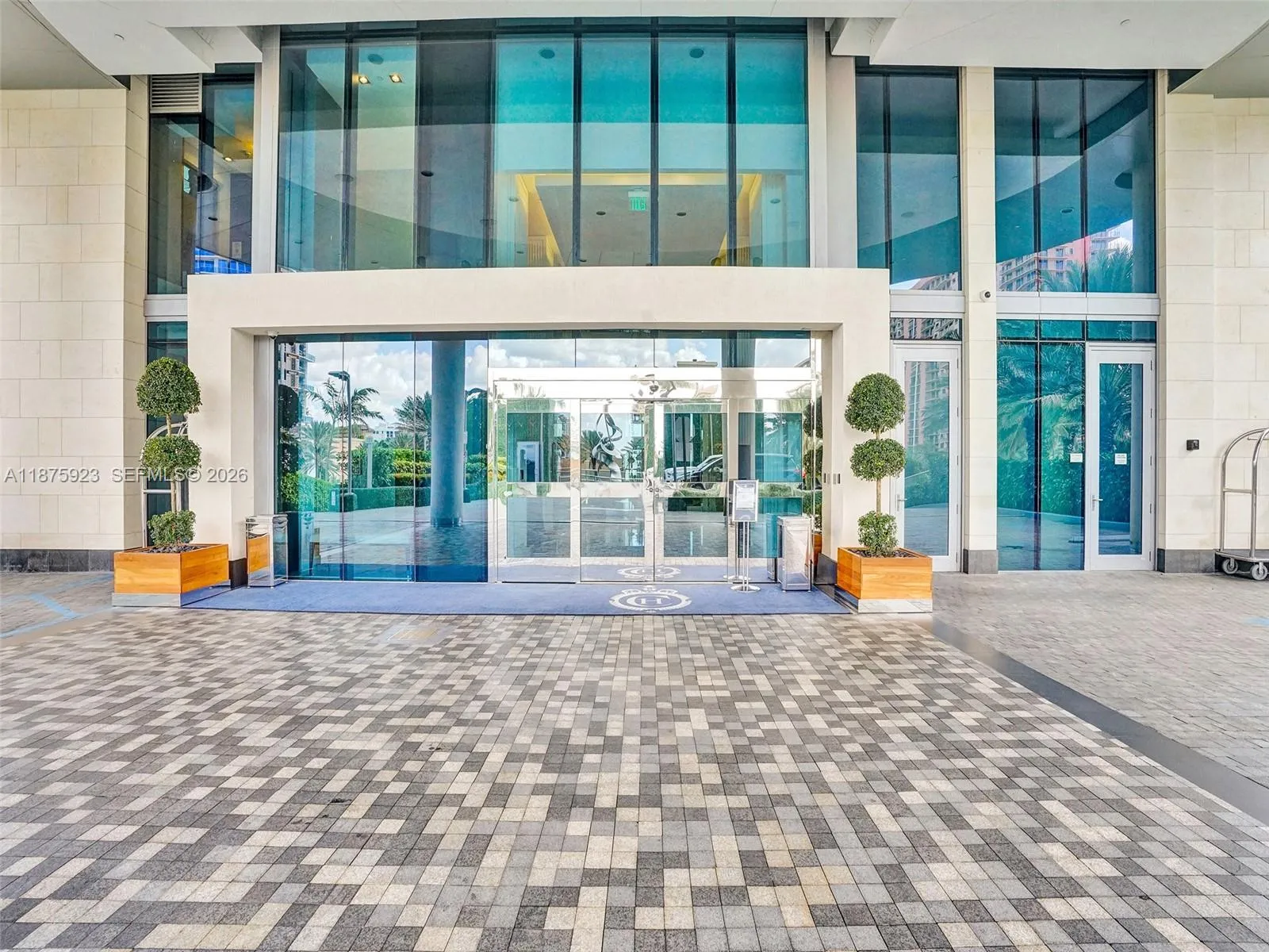17475 Collins Ave # 503, Sunny Isles Beach FL 33160
